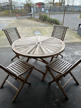 Load image into Gallery viewer, 120cm Sunshine Round Teak Folding Table &4 Hampton chairs Seconds needs sanding