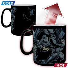 Load image into Gallery viewer, DC COMICS Mug Heat Change Batman the Dark Knight. COLLECTABLES
