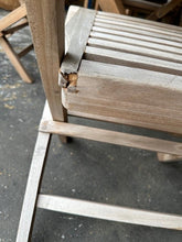 Load image into Gallery viewer, 120cm Sunshine Round Teak Folding Table &amp;4 Hampton chairs Seconds needs sanding
