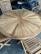 Load image into Gallery viewer, 120cm Sunshine Round Teak Folding Table and 4 Hampton chairs ( Seconds )
