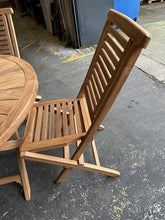 Load image into Gallery viewer, 120cm Sunshine Round Teak Folding Table and 4 Hampton chairs ( Seconds )
